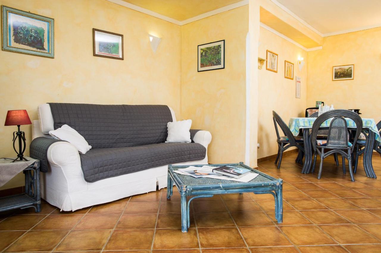 Villa Iris With Pool بايا سردينيا المظهر الخارجي الصورة