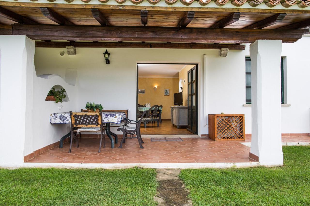 Villa Iris With Pool بايا سردينيا المظهر الخارجي الصورة