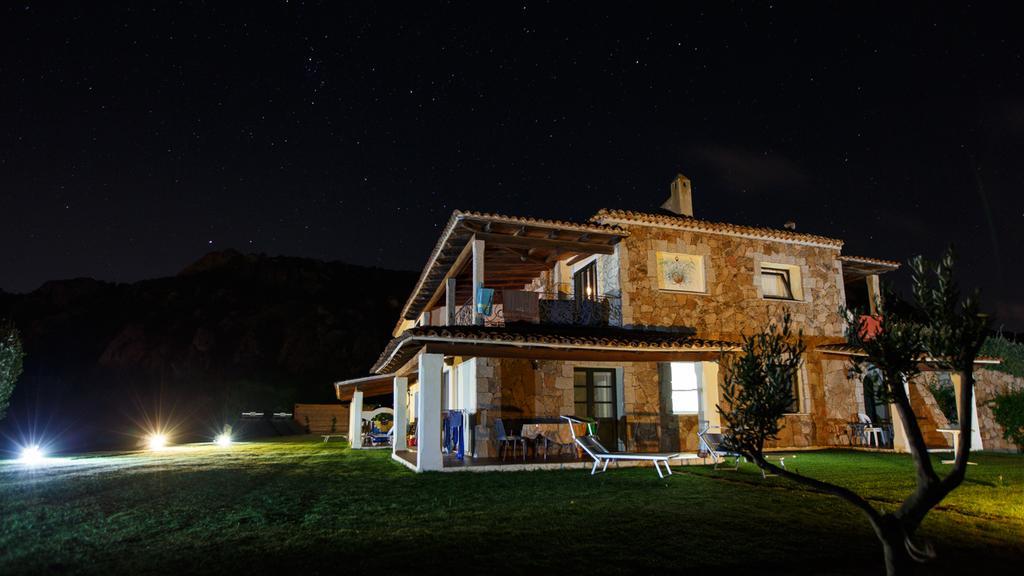 Villa Iris With Pool بايا سردينيا المظهر الخارجي الصورة