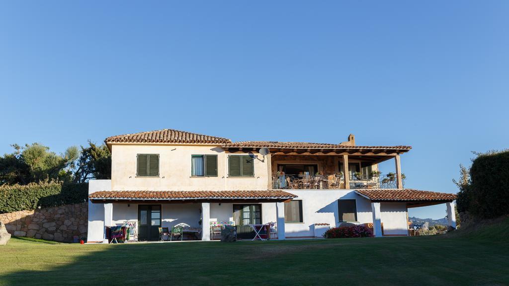 Villa Iris With Pool بايا سردينيا المظهر الخارجي الصورة