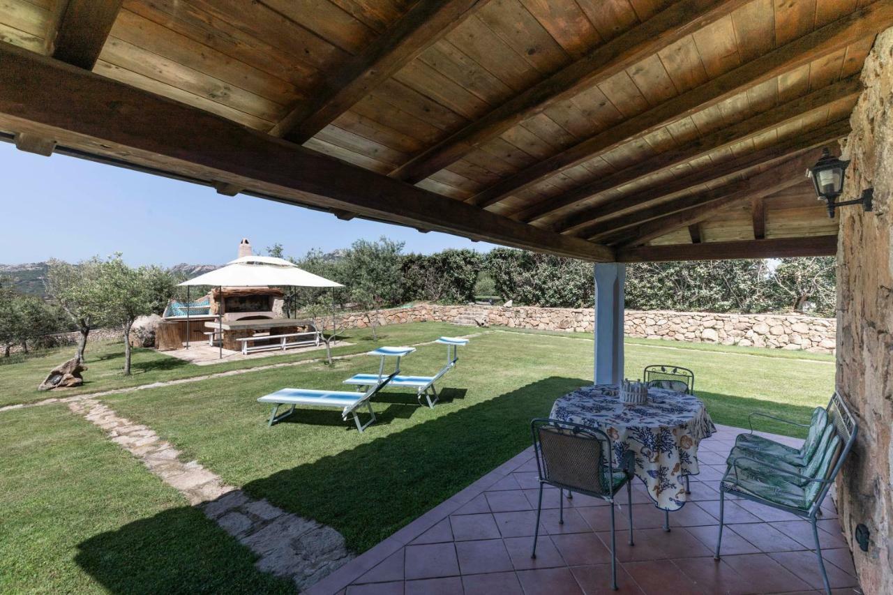 Villa Iris With Pool بايا سردينيا المظهر الخارجي الصورة