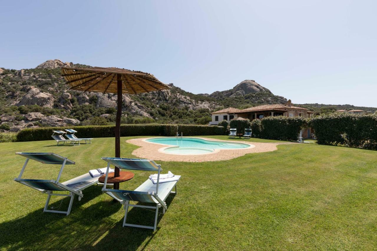 Villa Iris With Pool بايا سردينيا المظهر الخارجي الصورة
