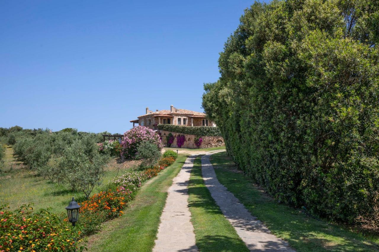Villa Iris With Pool بايا سردينيا المظهر الخارجي الصورة